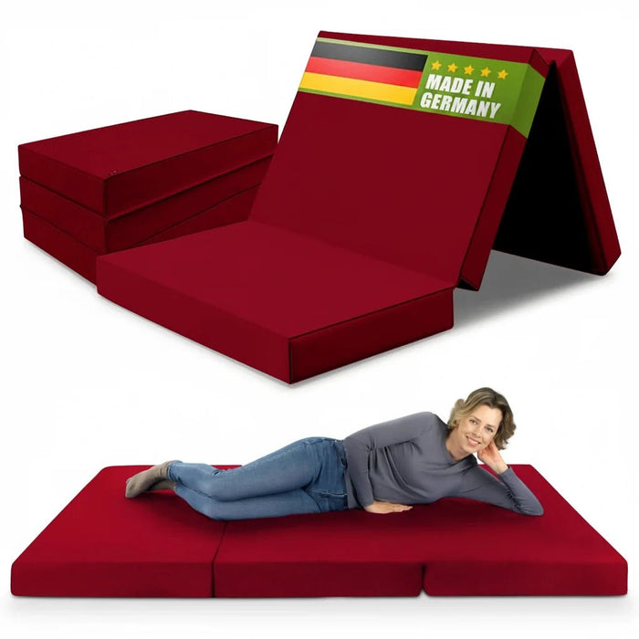 shogazi Klappmatratze 150x190 in Weinrot, aufgeklappt und gefaltet #typ=foto;farbe=weinrot;bucket=gross;pos=1